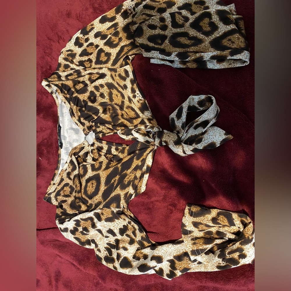 SHEIN top size small, cheetah print top